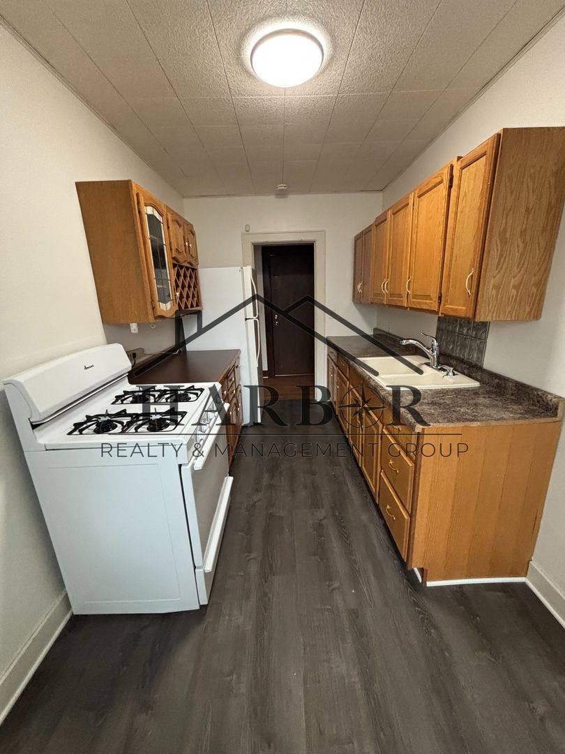 Apartment for rent at 1215 Saint Johns Ave #3, Albert Lea, MN 56007