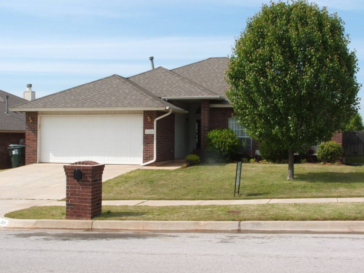 House for rent at 2909 Sandstone Dr, Norman, OK 73071