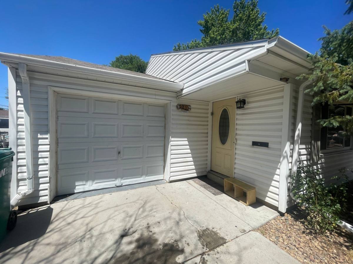 House for rent at 9899 E 7th Ave, Aurora, CO 80010