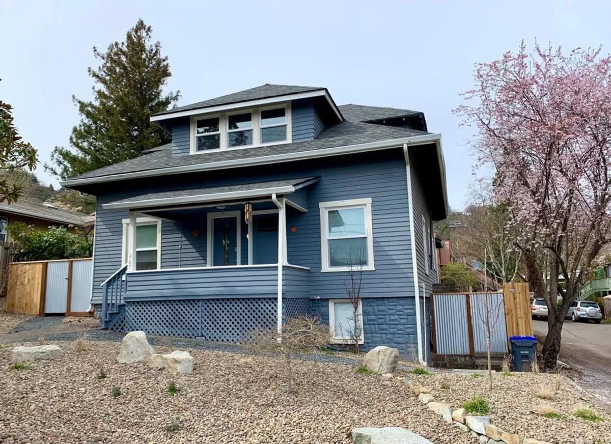 Apartment for rent at 487 Scenic Dr, Ashland, OR 97520