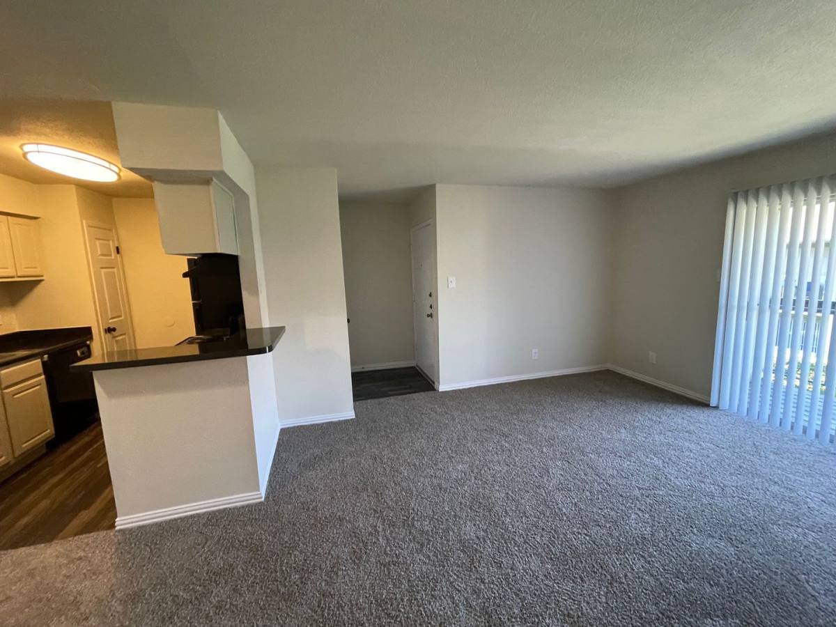 Apartment for rent at 17601 Cali Dr, Houston, TX 77090