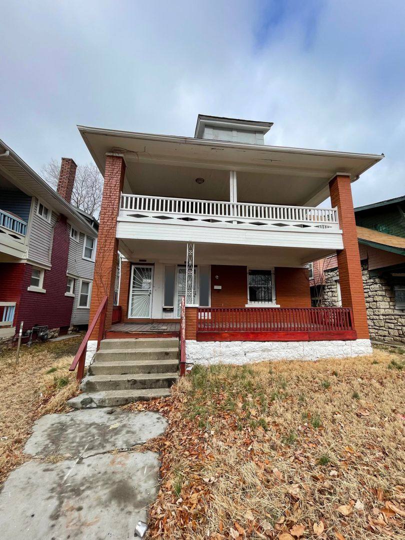 Apartment for rent at 3618 Roberts St, Kansas City, MO 64124