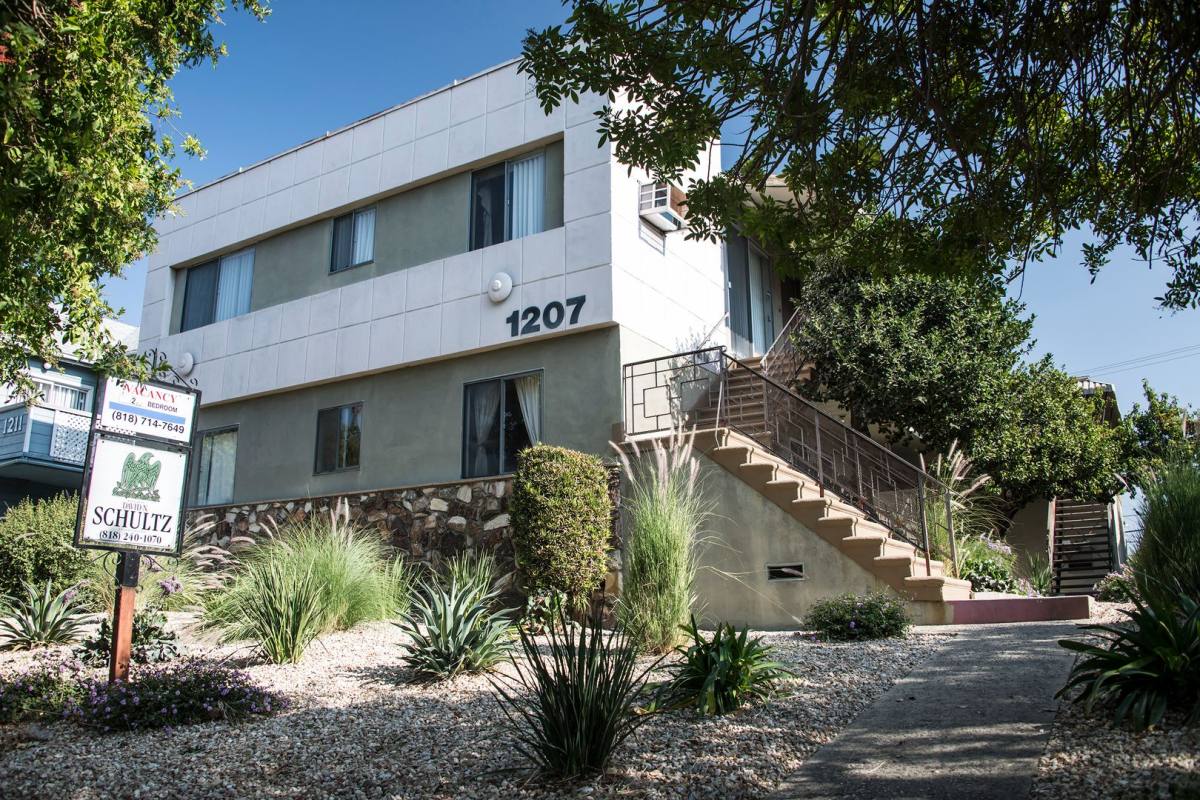 Apartment for rent at 1207 Huntington Dr, South Pasadena, CA 91030