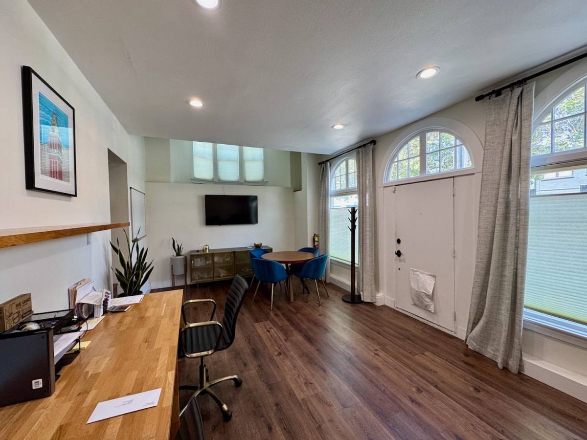 Apartment for rent at 4018 Broadway, Oakland, CA 94611