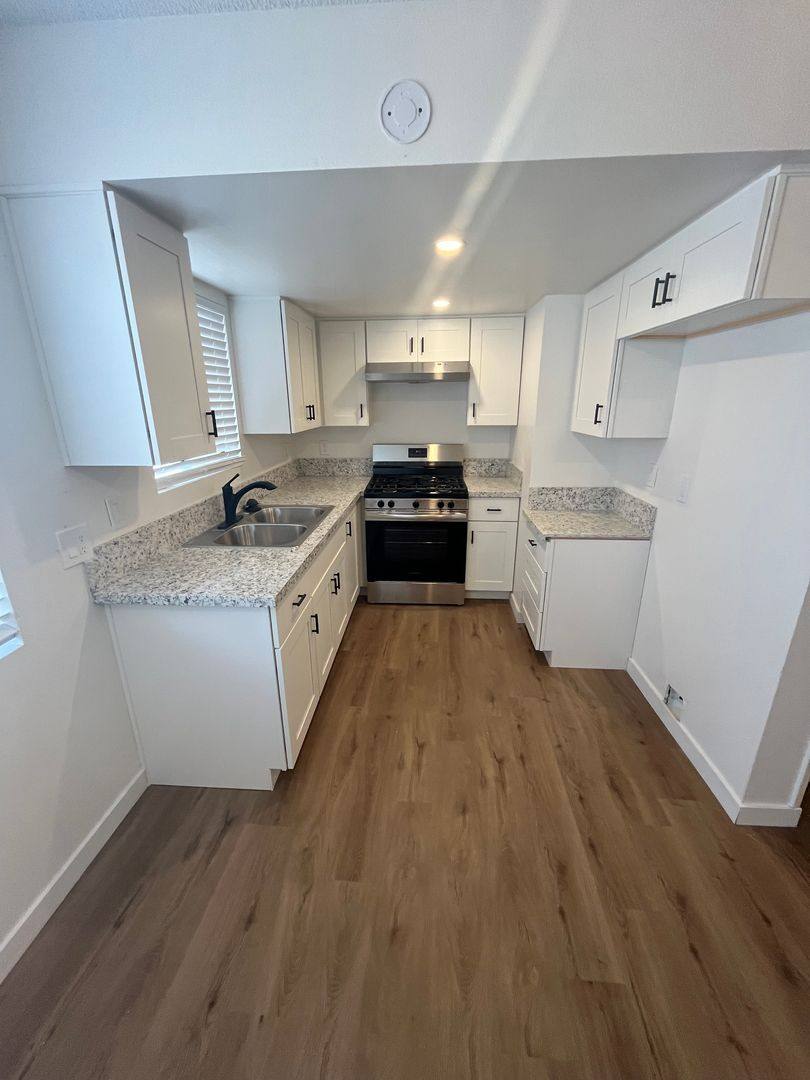 Apartment for rent at 430 N Dalton Ave, Azusa, CA 91702