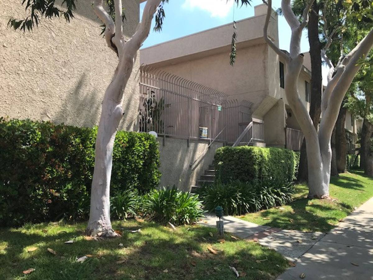 Condo for rent at 15215 Magnolia Blvd, Sherman Oaks, CA 91403