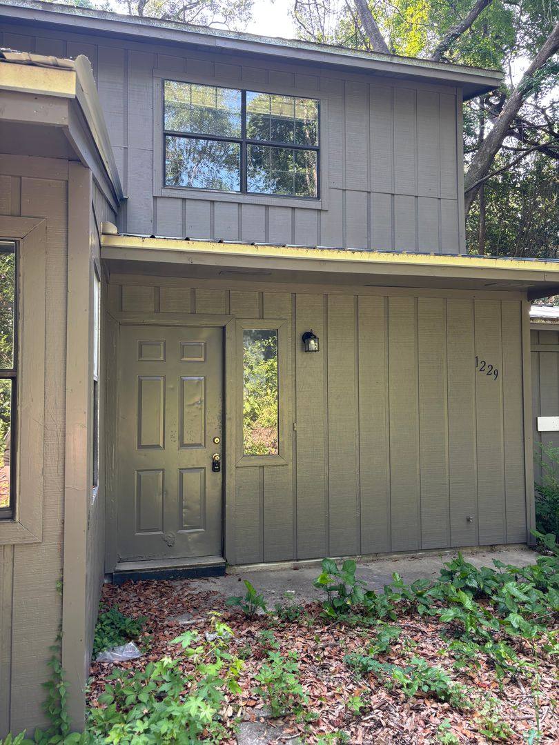 Townhouse for rent at 1229 Chee Lane, Tallahassee, FL 32304