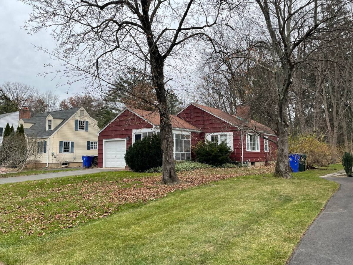 House for rent at 278 Auburn Rd, West Hartford, CT 06119
