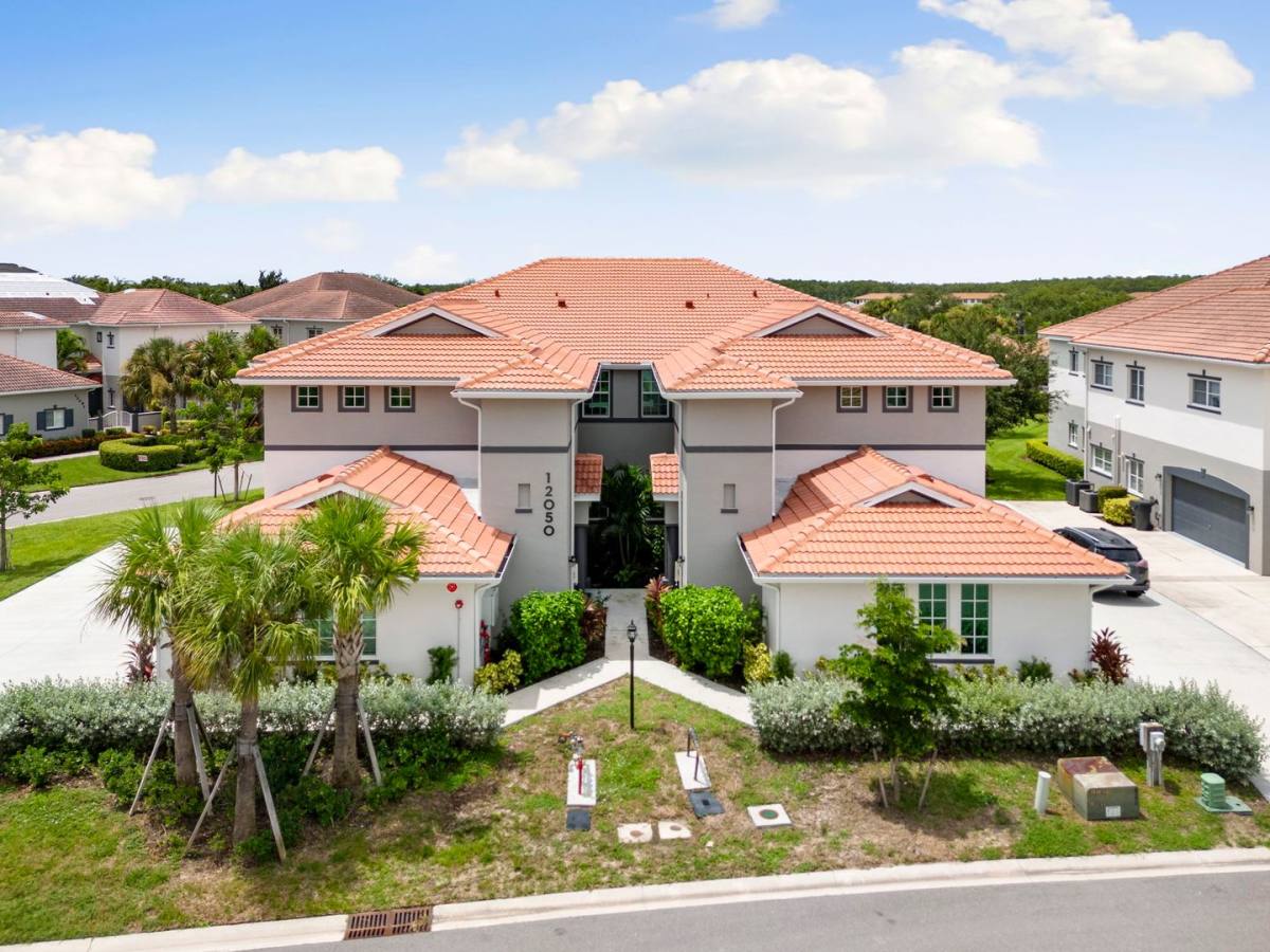 House for rent at 12050 Santaluz Dr, Fort Myers, FL 33913