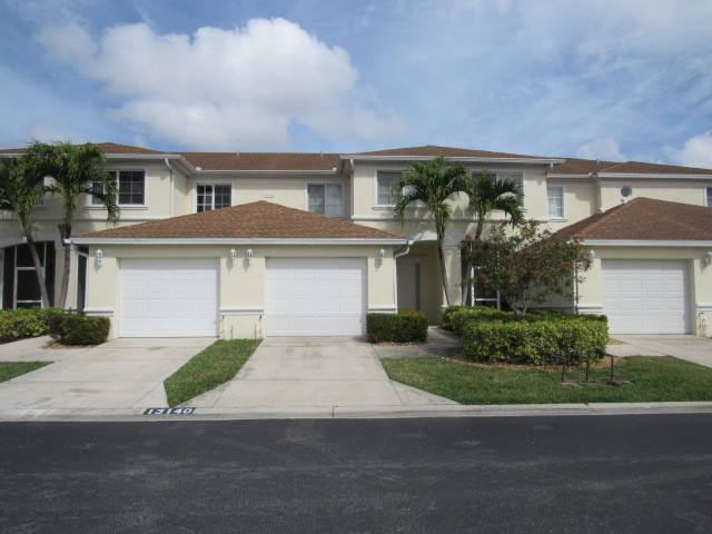 Townhouse for rent at 13140 Broadhurst Loop, Fort Myers, FL 33919