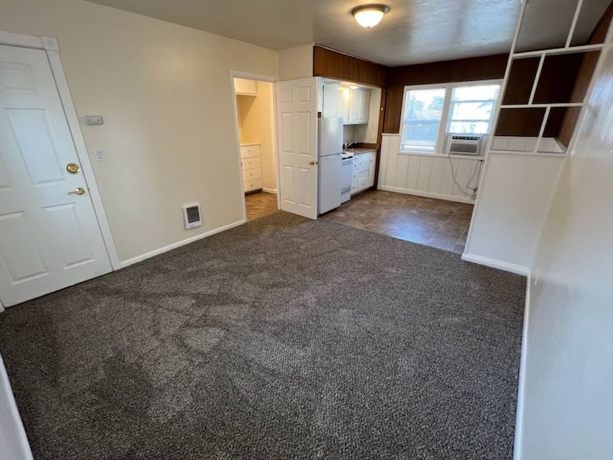 Apartment for rent at 211 N Delaware St, Wenatchee, WA 98801