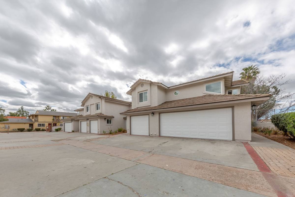 Townhouse for rent at 938 N Fig St, Escondido, CA 92026