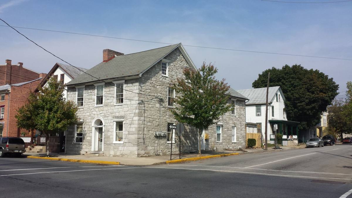 Apartment for rent at 102 N Bedford St, Carlisle, PA 17013