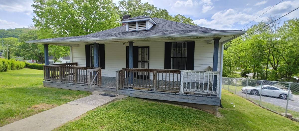 House for rent at 3212 E 44th St, Chattanooga, TN 37407