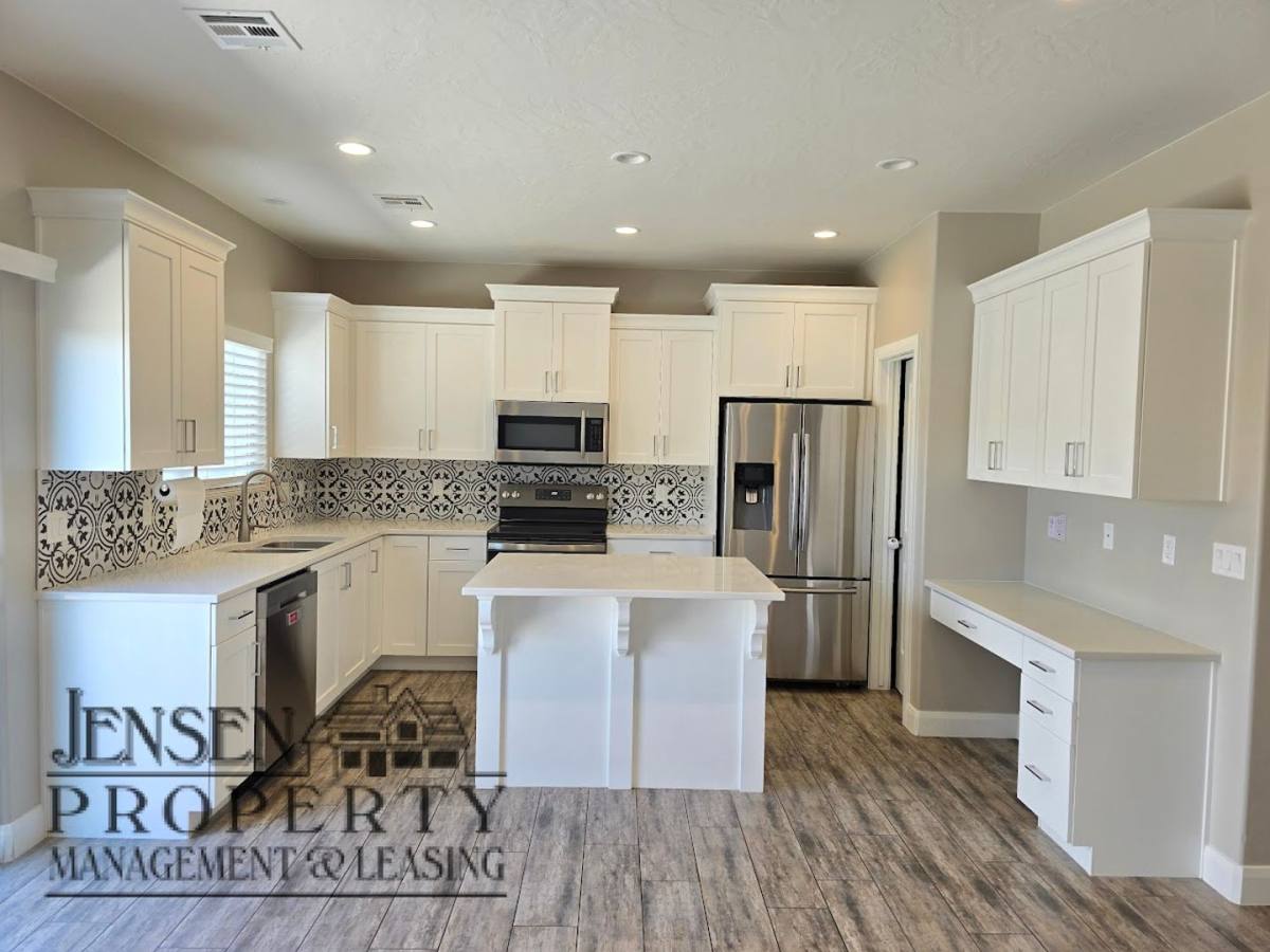 Townhouse for rent at 1001 W Curly Hollow, Saint George, UT 84770