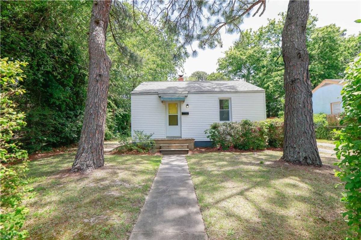 House for rent at 48 Pollux Circle W, Portsmouth, VA 23701