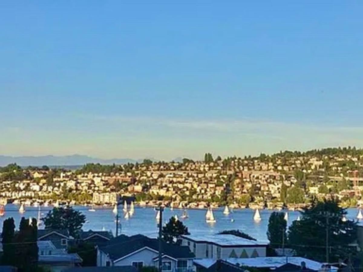 Condo for rent at 700 Crockett St, Seattle, WA 98109