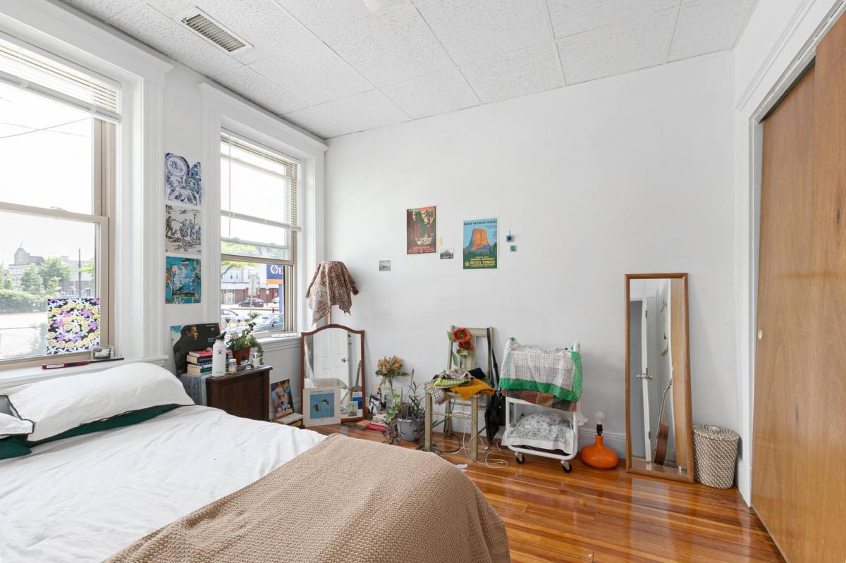Apartment for rent at 7B Woodbridge St #4, Cambridge, MA 02140