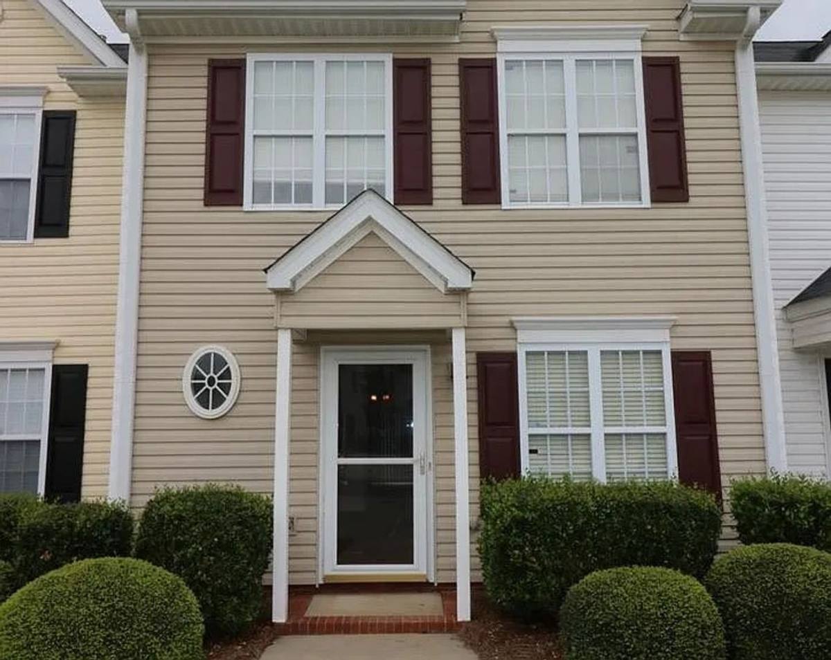 Townhouse for rent at 3922 Park Village Court, Winston Salem, NC 27127