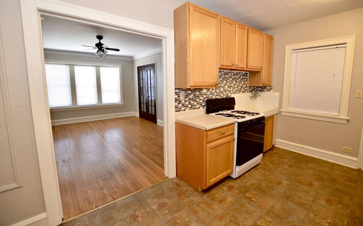 Apartment for rent at 547 Spring Rd, Elmhurst, IL 60126