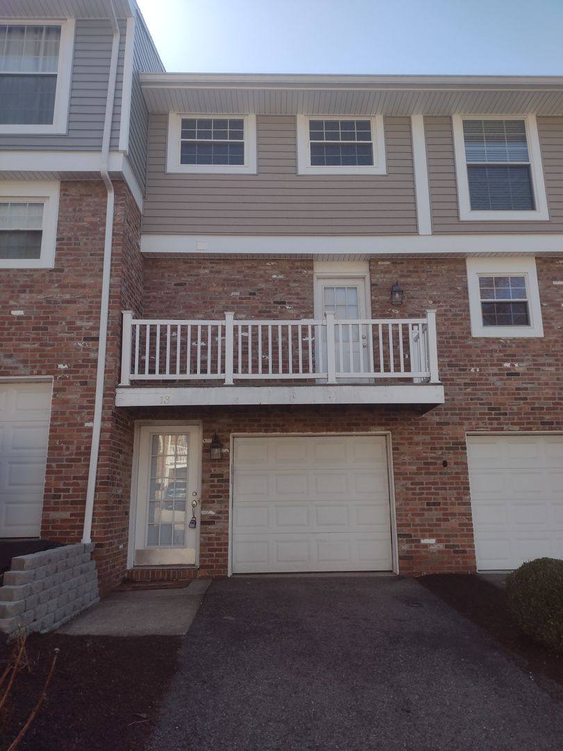 Townhouse for rent at 5493 Library Rd, Bethel Park, PA 15102