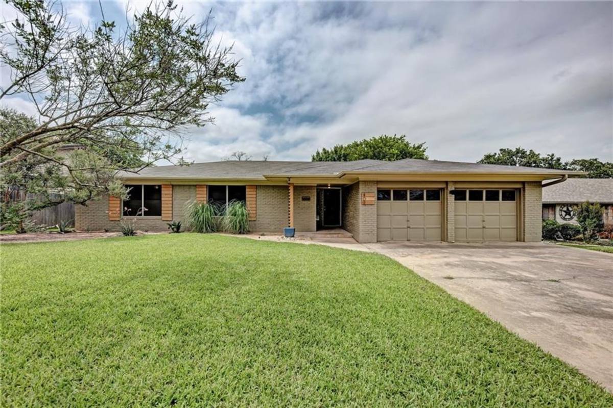 House for rent at 402 Greenwood Dr, Georgetown, TX 78628