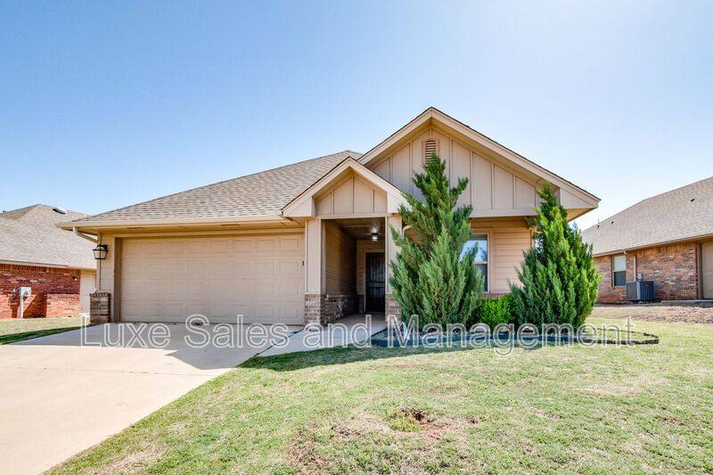 House for rent at 14004 Northwwood Village Dr, Piedmont, OK 73078