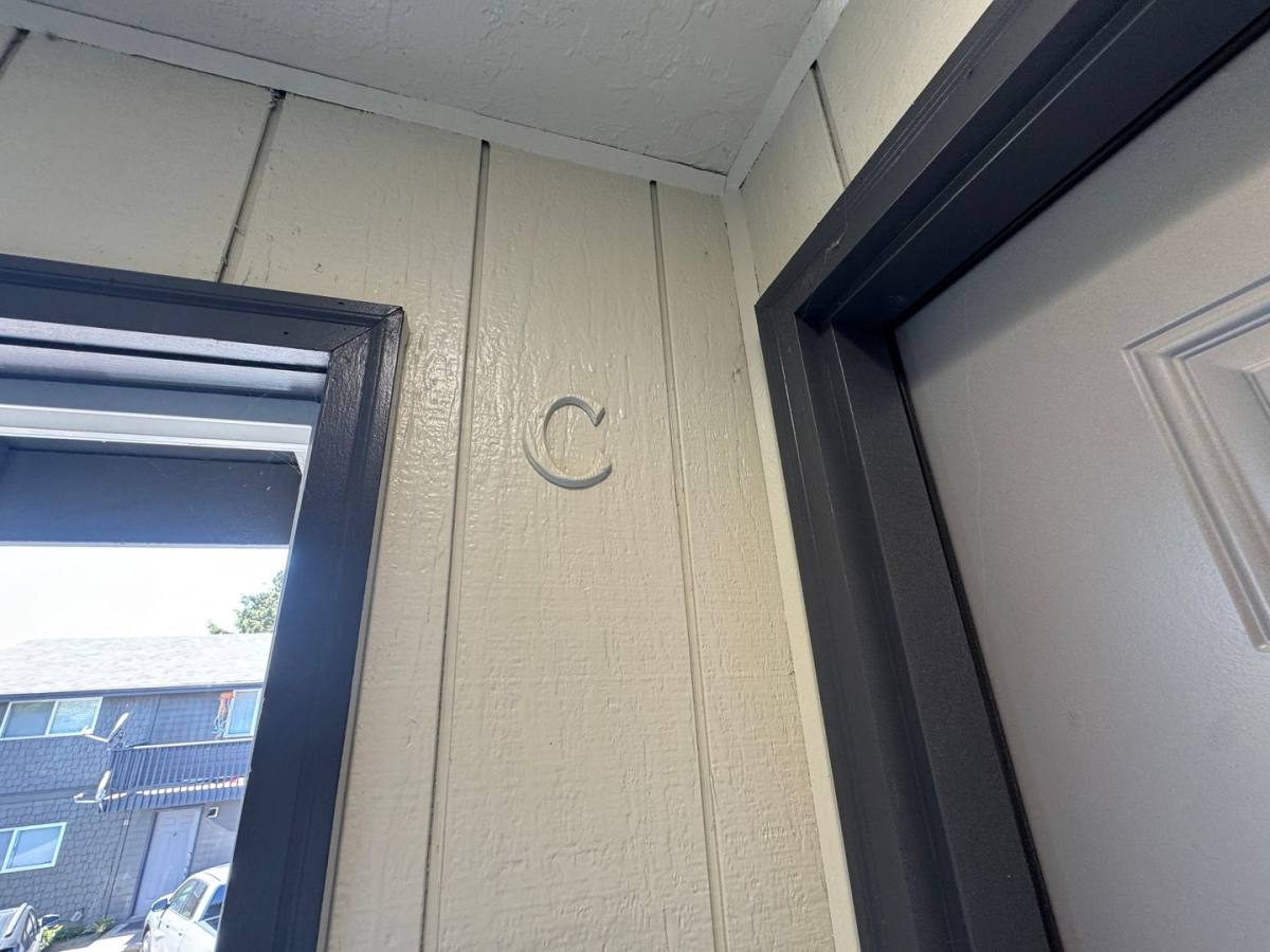 Apartment for rent at 371 NW 6th St, Newport, OR 97365