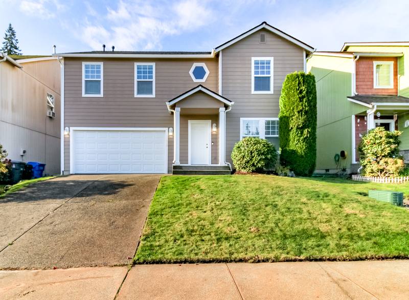House for rent at 11916 130th St E, Puyallup, WA 98374