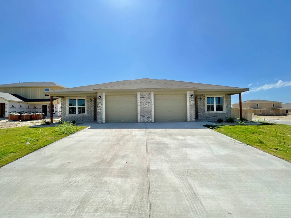 Townhouse for rent at 1712 Castroville Trail, Copperas Cove, TX 76522