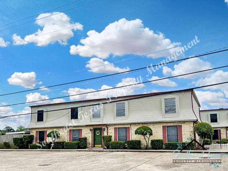 Townhouse for rent at 2901 Helena Ave #601, Nederland, TX 77627