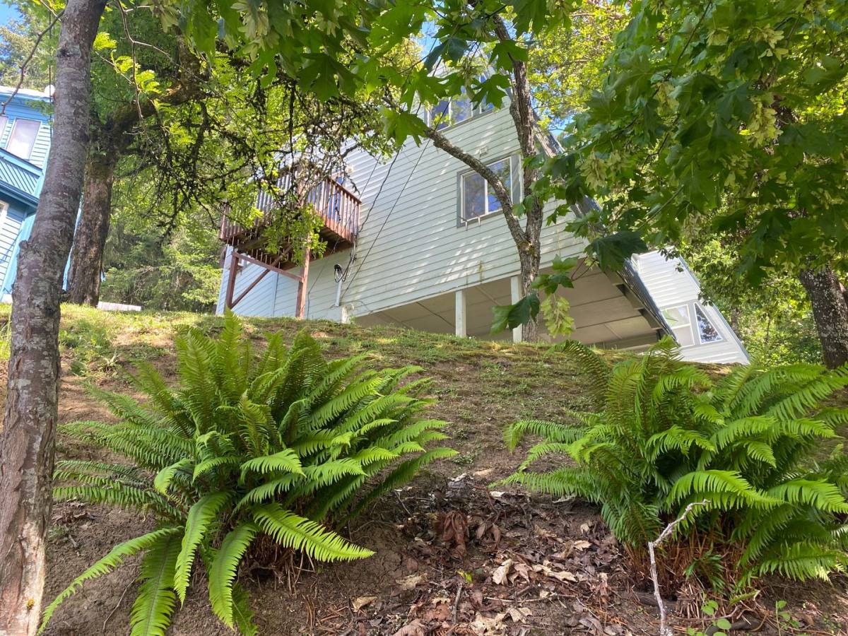 Townhouse for rent at 3491 Onyx Place, Eugene, OR 97405