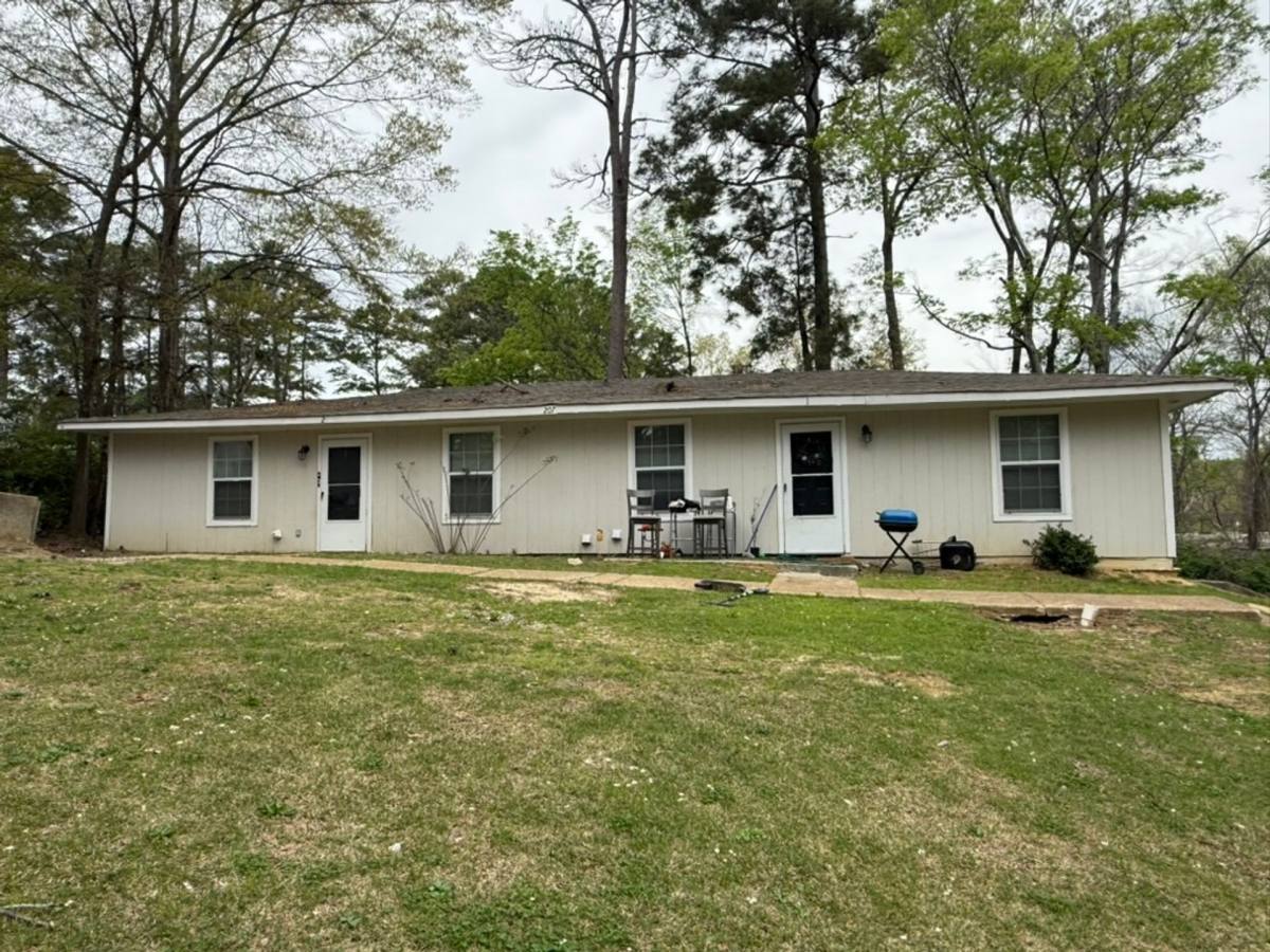 Townhouse for rent at 207 Lawrence Rd, Jackson, MS 39206