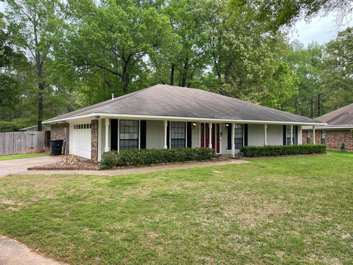 House for rent at 5604 Kenilworth Circle, Shreveport, LA 71129
