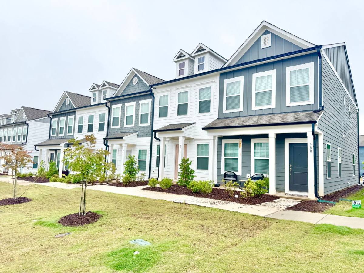 Townhouse for rent at 988 Anchor Way, York, SC 29745