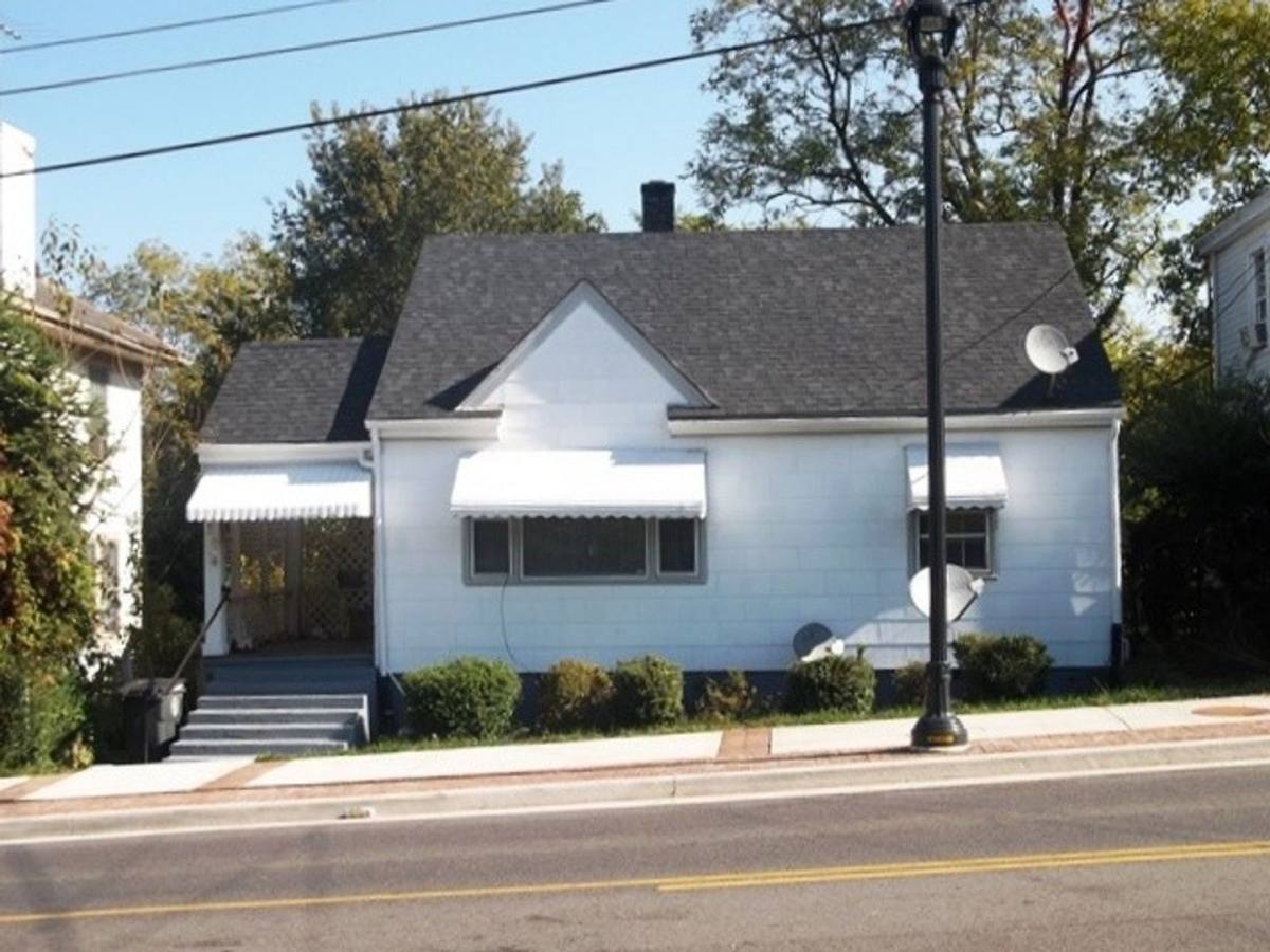 House for rent at 2914 Langhorne Rd, Lynchburg, VA 24501