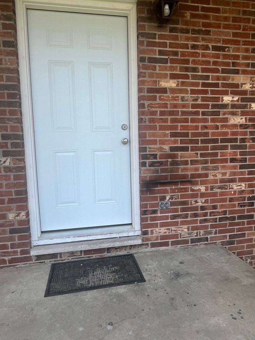 Apartment for rent at 1806 14th Ave, Vienna, WV 26105