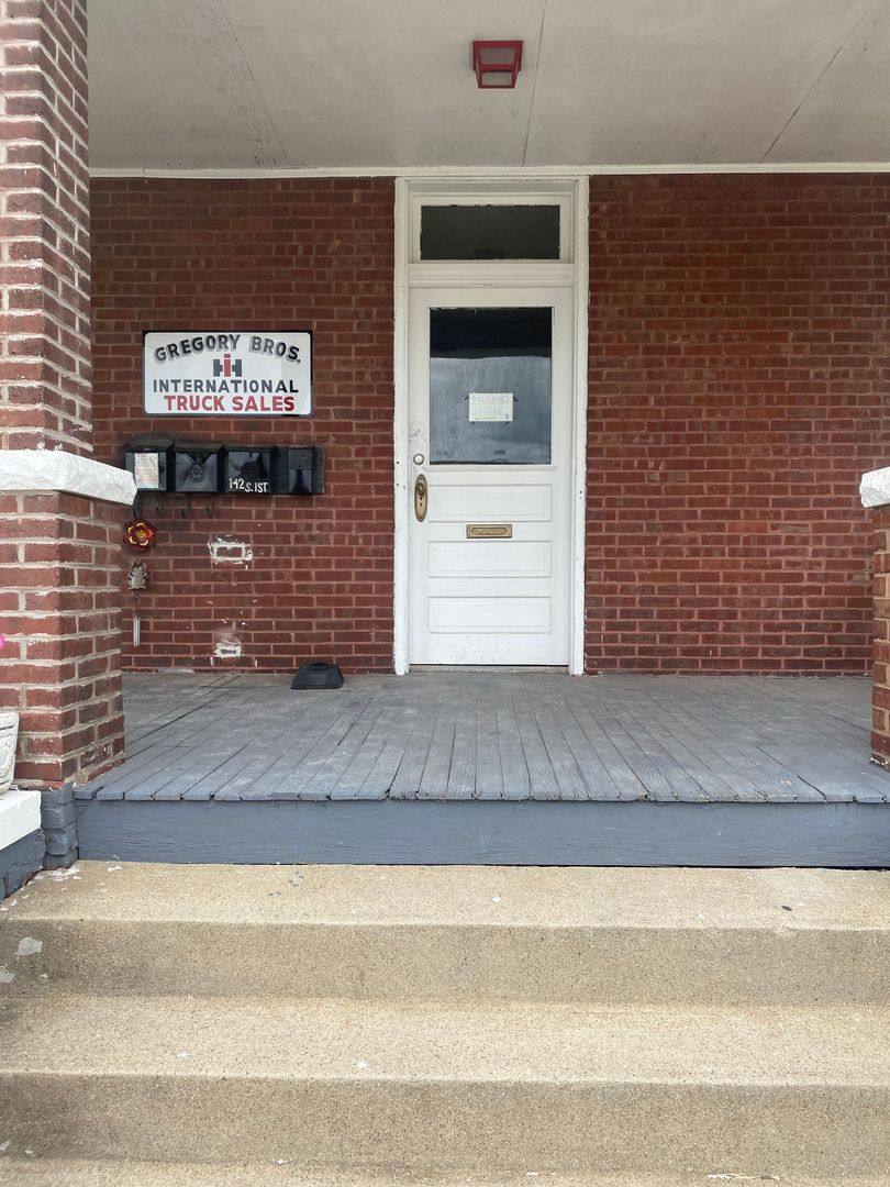 Apartment for rent at 142-144 S 1st St, Canton, IL 61520