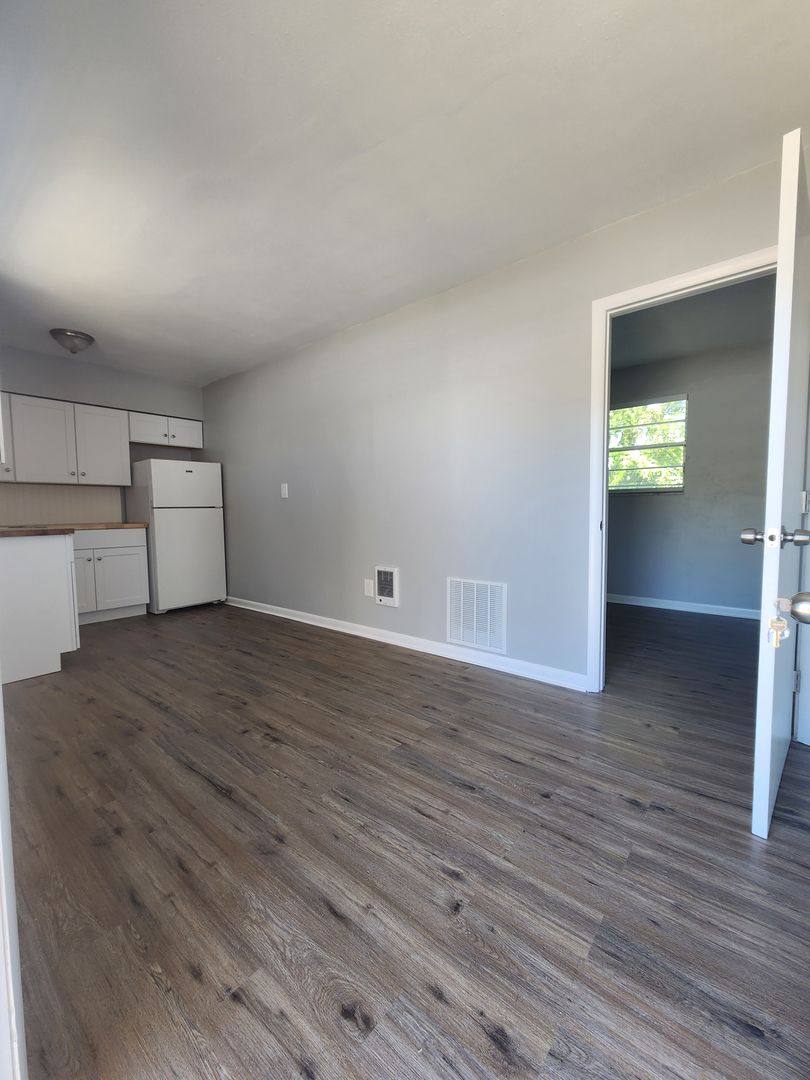 Apartment for rent at 315 Country Club Oval, Daytona Beach, FL 32114