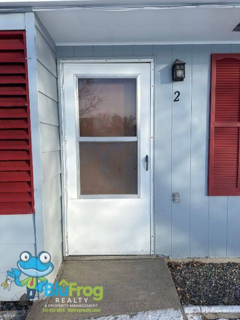 Apartment for rent at 906 11th St NE, Cooperstown, ND 58425