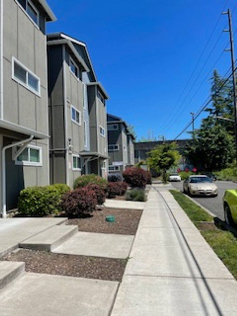 Apartment for rent at 2515 S 48th, Tacoma, WA 98409