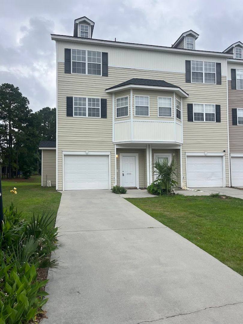 Townhouse for rent at 4500 Great Oak Dr, North Charleston, SC 29418