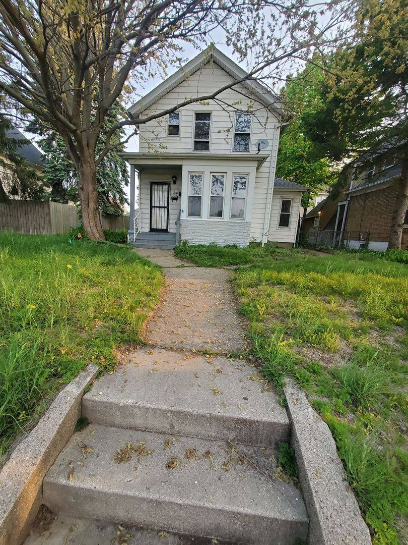 Apartment for rent at 1806 63rd St, Kenosha, WI 53143