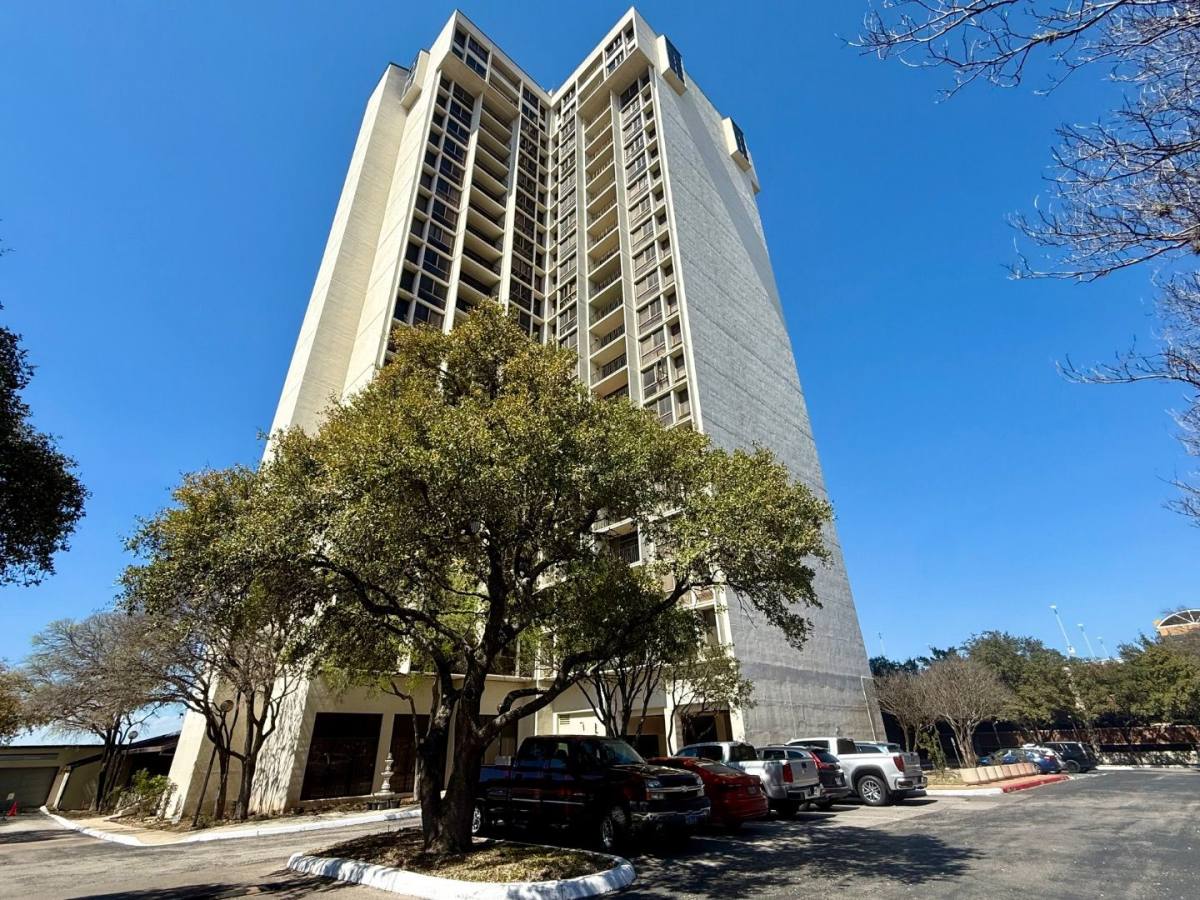 Condo for rent at 7701 Wurzbach Rd, San Antonio, TX 78229