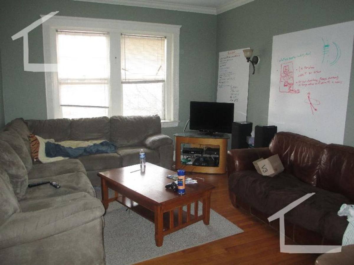 176 Winthrop Rd, Brookline, MA 02446
