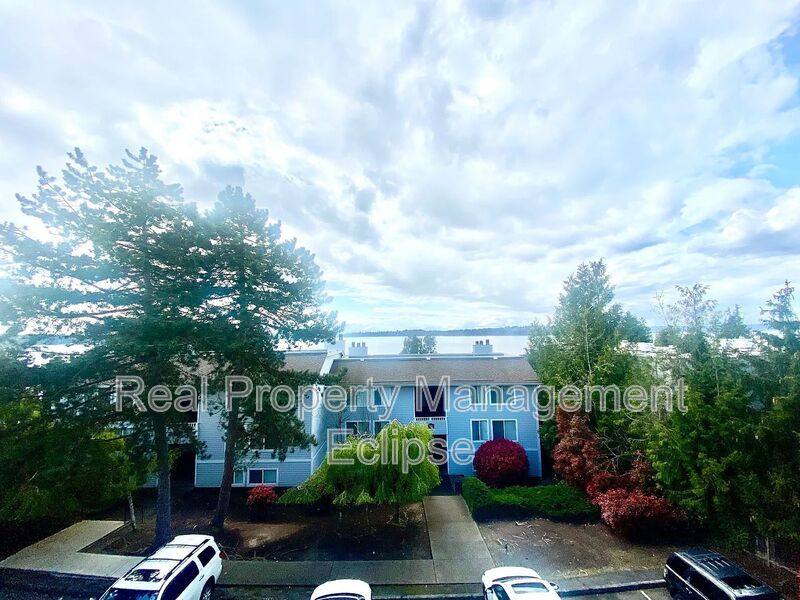 Apartment for rent at 10110 NE 60th #107, Kirkland, WA 98033