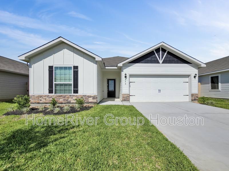 House for rent at 329 Grayson Baw Lane, Waller, TX 77484