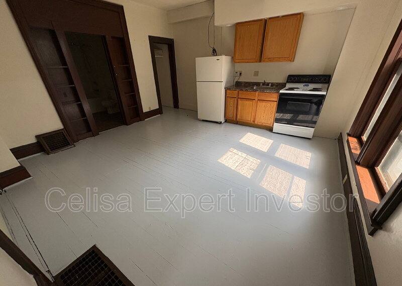 Apartment for rent at 436 W Williams St #2, Fort Wayne, IN 46802