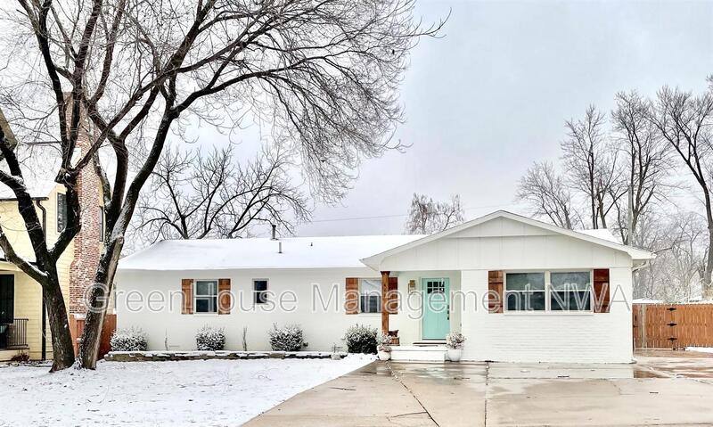 House for rent at 406 NW 5th St, Bentonville, AR 72712