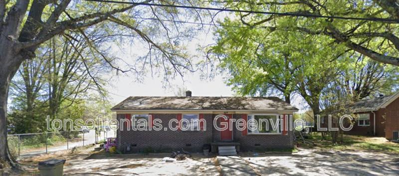House for rent at 213 Dr Martin Luther King Blvd, Gaffney, SC 29340